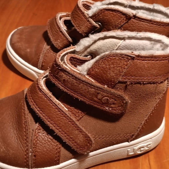 UGG Brown Leather Boots with Moccasin Stitching Toddler Size 8 - Picture 3 of 10